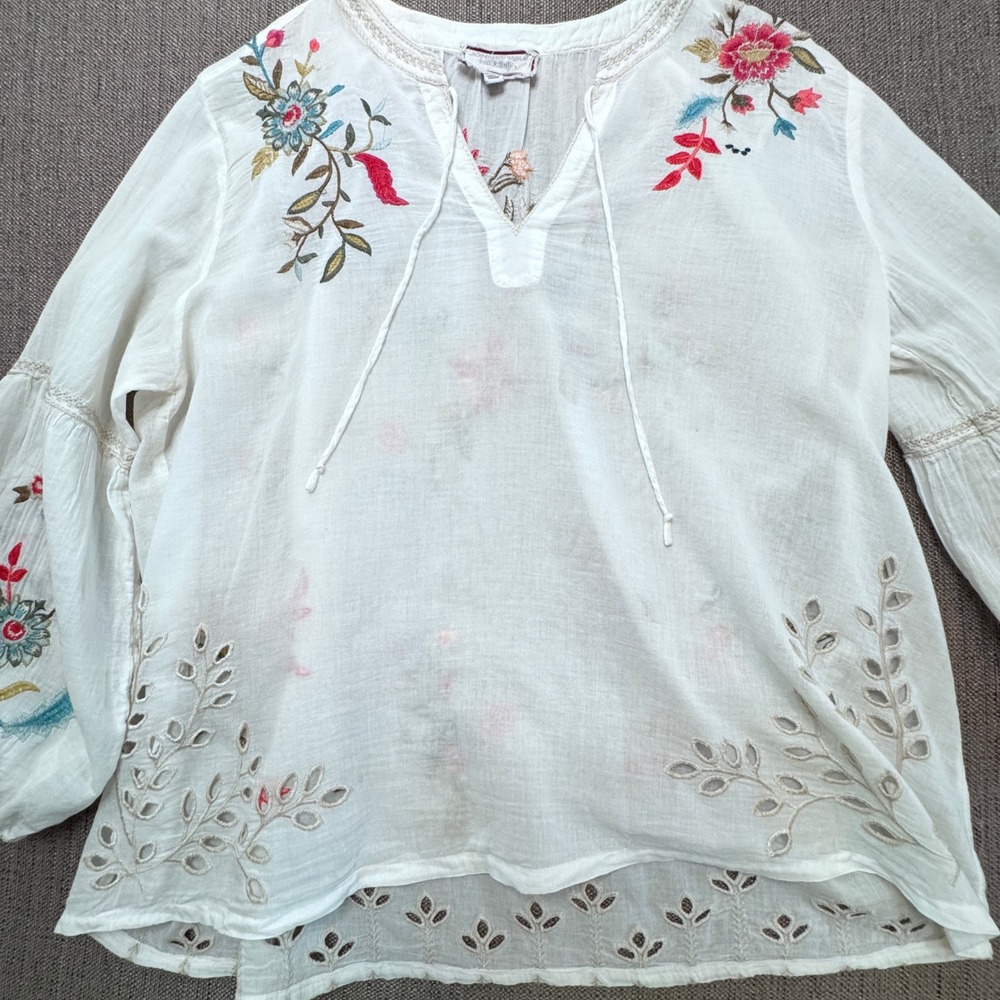 Johnny Was Workshop White Floral Embroidered Eyelet Peasant Blouse Top Medium